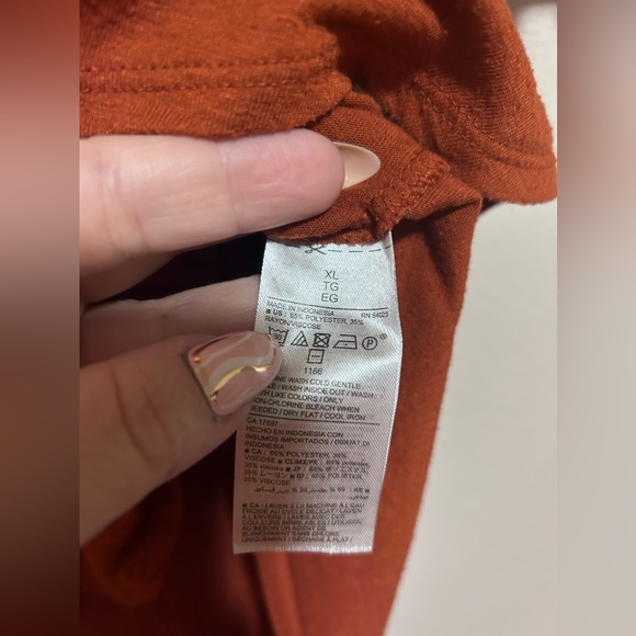 Old Navy Burnt orange short sleeve long top- size xl - Picture 9 of 10